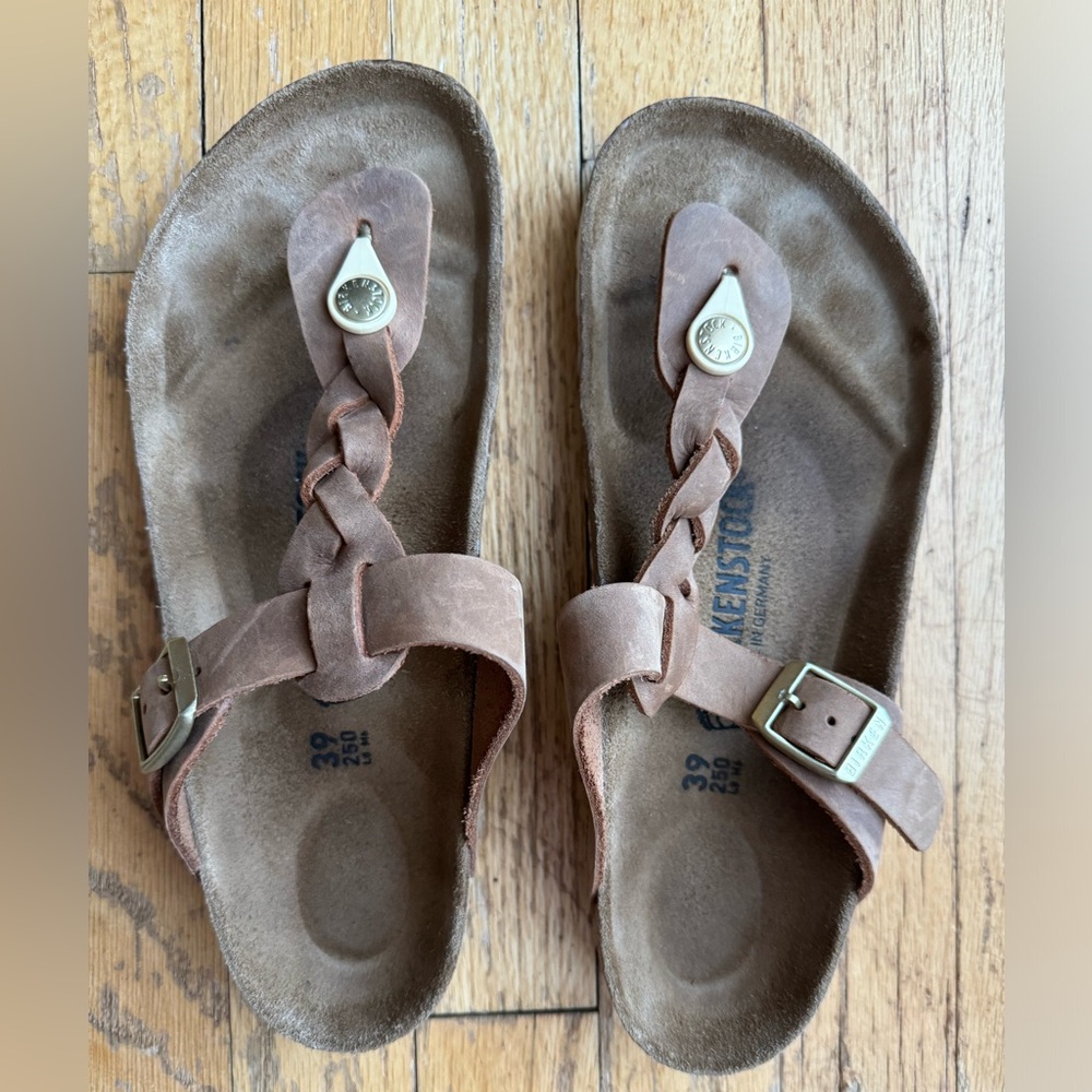 Birkenstock Gizeh Braided
Oiled Leather